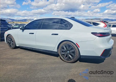 2024 BMW 740 I z USA, uszkodzony, nr VIN WBA23EH04RCP84192